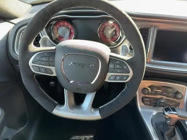 DODGE CHALLENGER HELLCAT WIDEBODY (9/15)