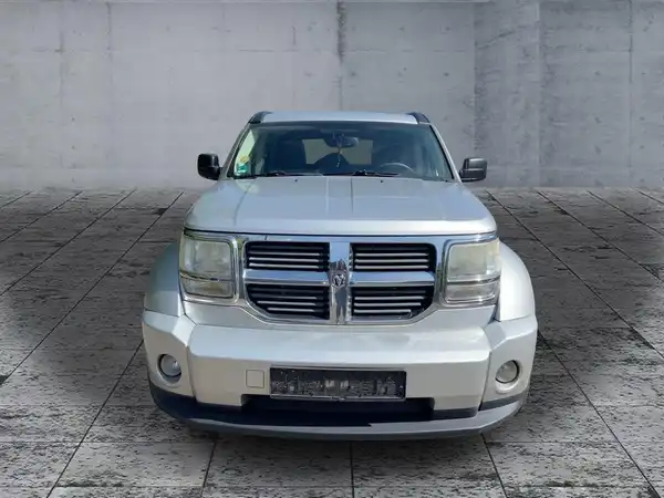 DODGE NITRO (2/14)