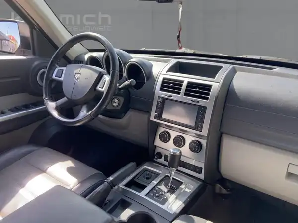 DODGE NITRO (10/14)