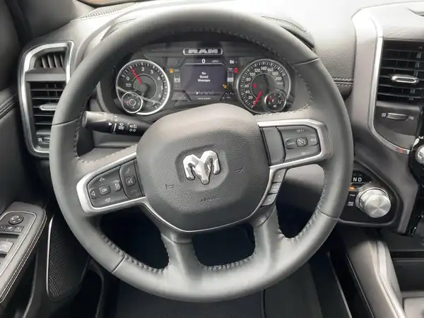 DODGE RAM 1500 (9/15)