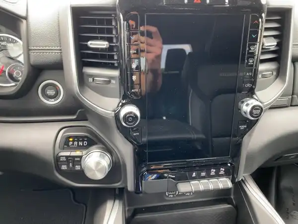 DODGE RAM 1500 (10/15)