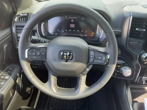 DODGE RAM 1500 (9/15)