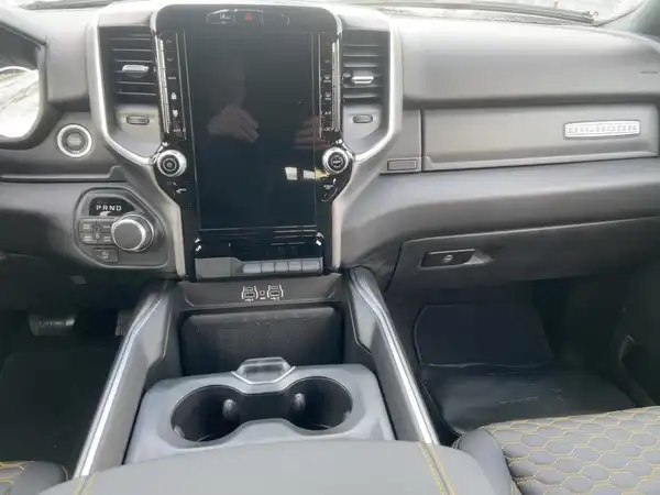 DODGE RAM (9/15)