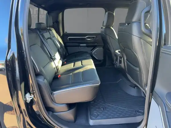 DODGE RAM 1500 LARAMIE NIGHT (12/15)