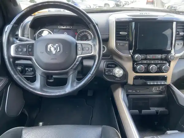 DODGE RAM 1500 (8/15)