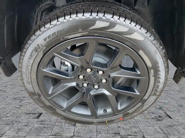 DODGE RAM 1500 LARAMIE NIGHT (7/15)