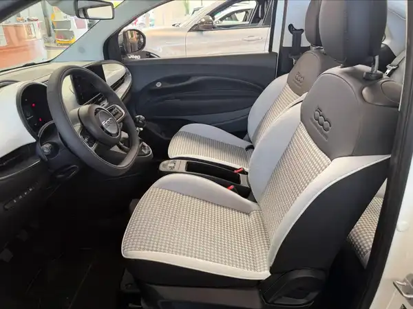 FIAT 500C (8/13)
