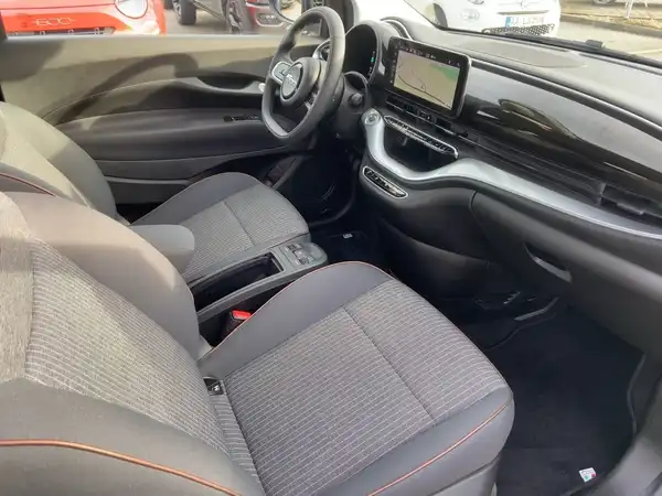 FIAT 500E (11/15)