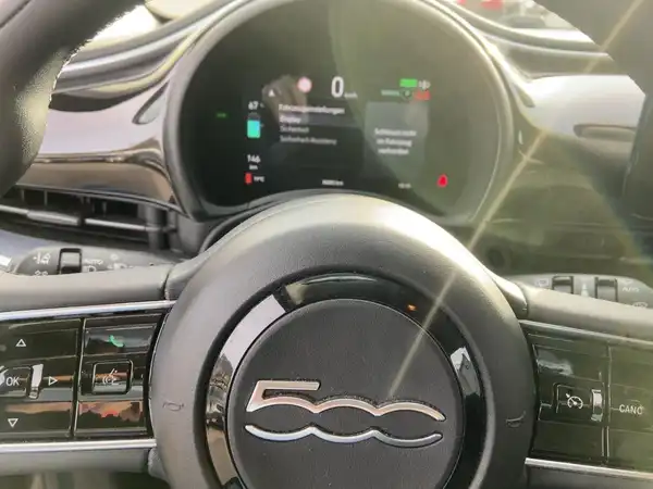 FIAT 500E (9/15)