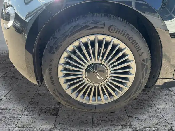 FIAT 500E (7/15)