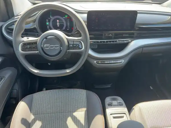 FIAT 500E (8/15)