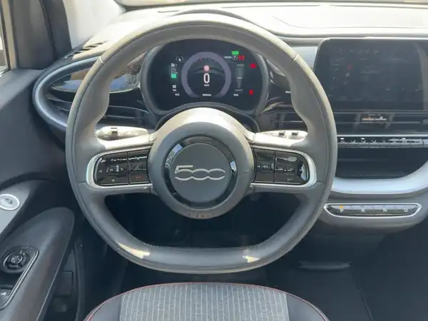 FIAT 500E (9/15)