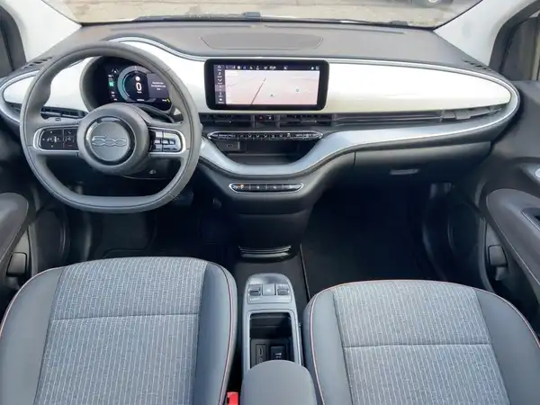 FIAT 500E (12/15)