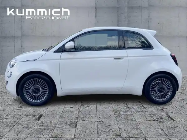 FIAT 500E (6/15)