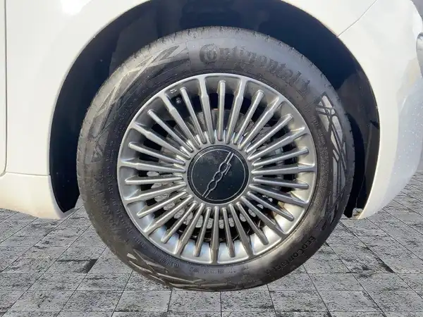 FIAT 500E (7/15)