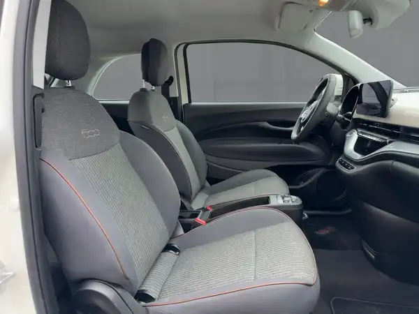 FIAT 500E (11/15)
