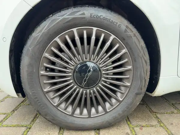 FIAT 500E (7/15)