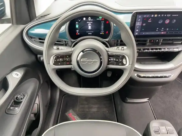 FIAT 500E (9/15)