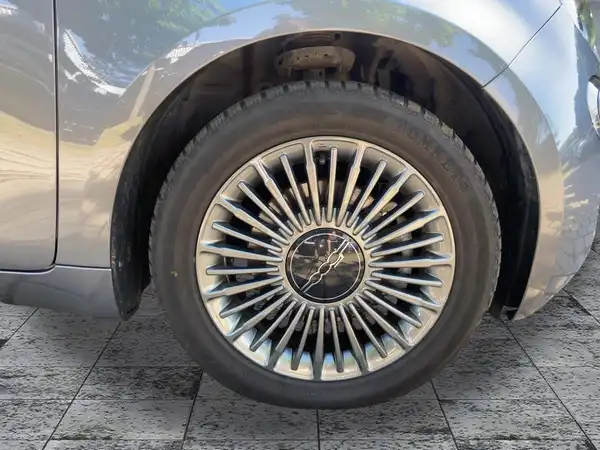 FIAT 500E (7/15)