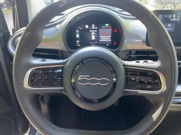 FIAT 500E (9/15)