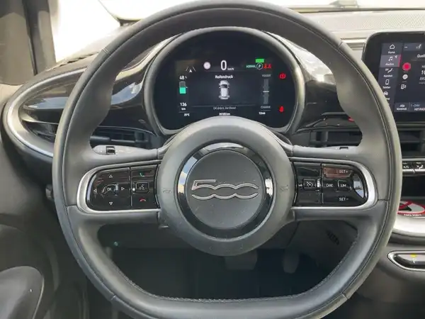 FIAT 500E (9/15)