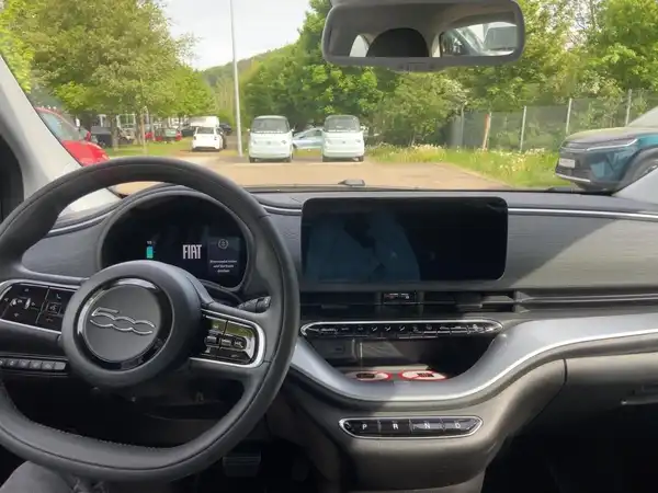 FIAT 500E (8/15)