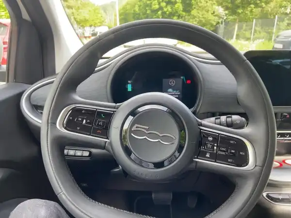 FIAT 500E (9/15)