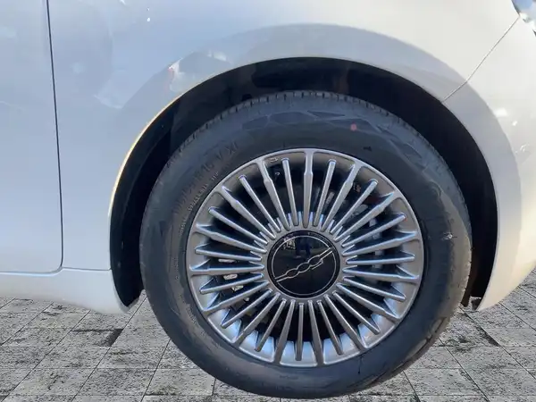 FIAT 500E (7/15)