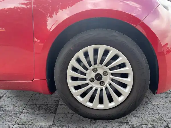 FIAT 500E (7/15)