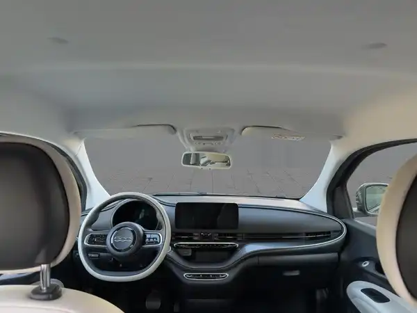 FIAT 500E (7/15)