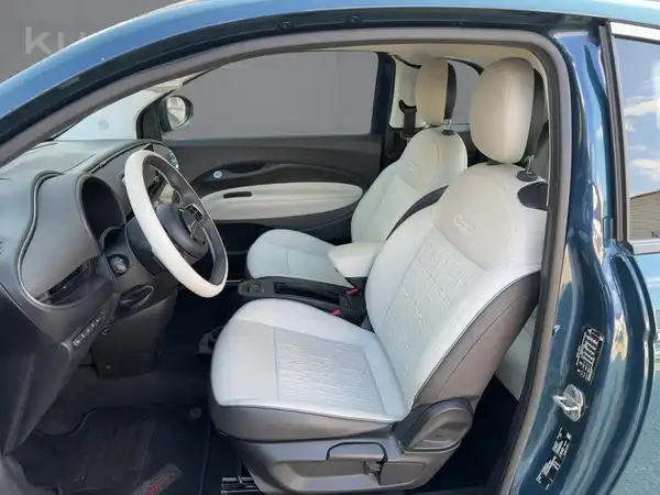 FIAT 500E (10/15)