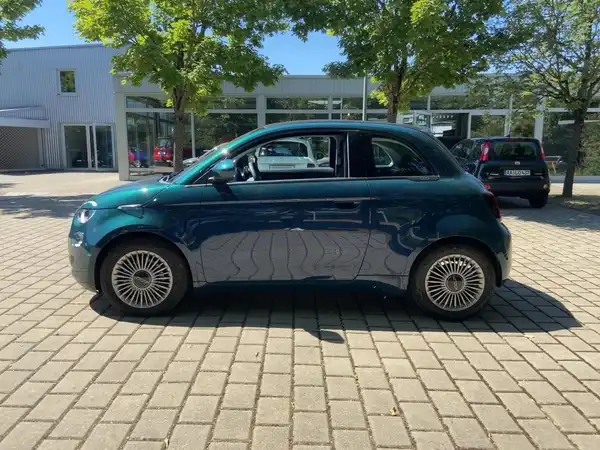 FIAT 500E (6/15)