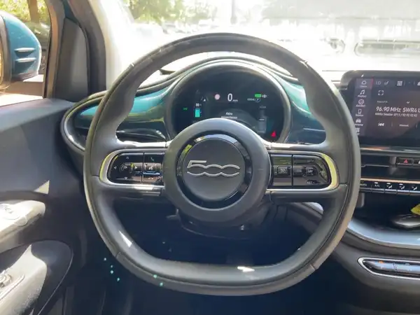 FIAT 500E (9/15)