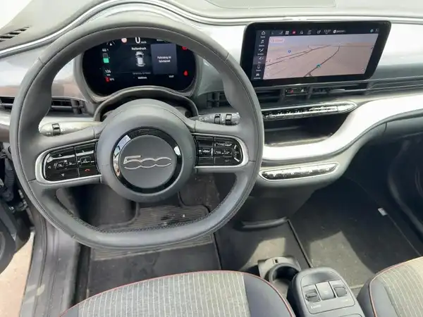 FIAT 500E (8/13)
