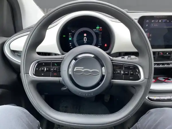 FIAT 500E (9/15)