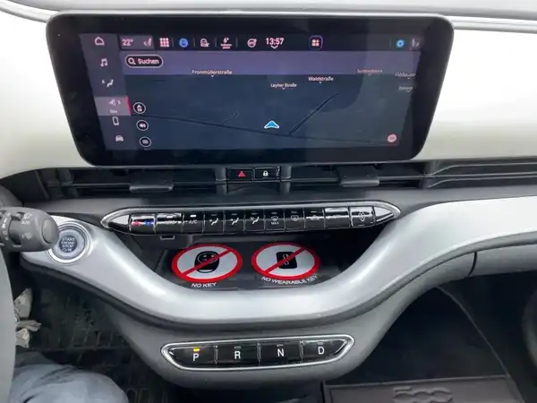 FIAT 500E (10/15)