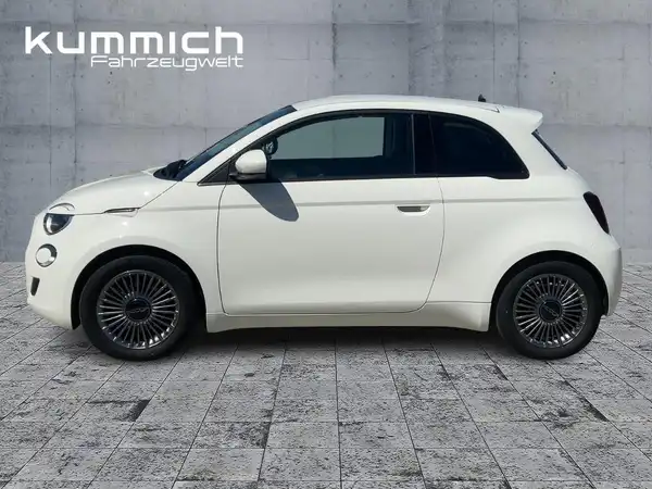 FIAT 500E (6/15)