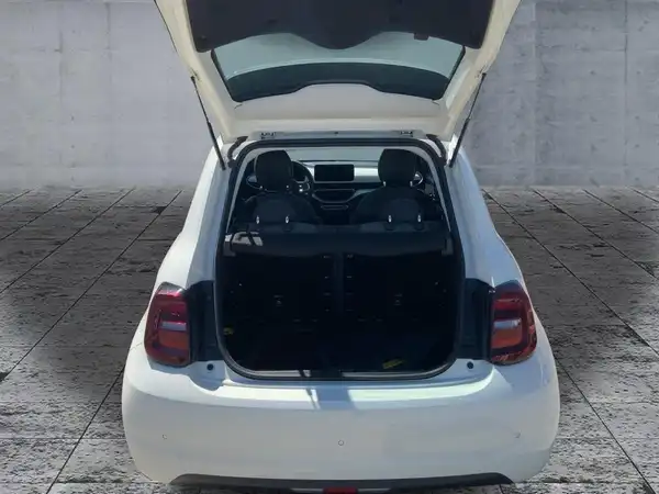 FIAT 500E (8/15)
