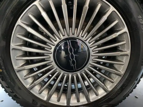 FIAT 500E (7/15)