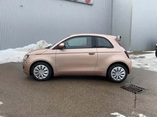 FIAT 500E (6/15)