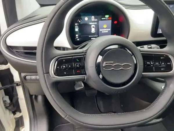 FIAT 500E (8/15)