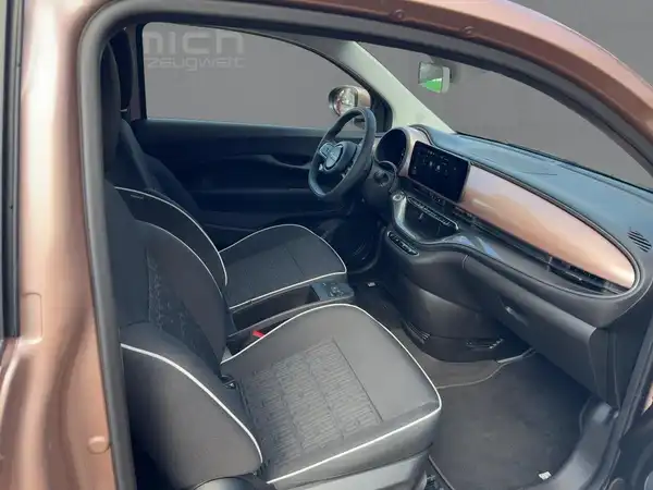 FIAT 500E (11/15)