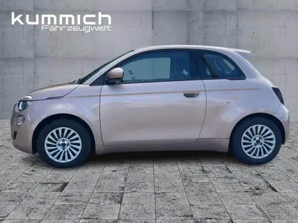 FIAT 500E (6/15)