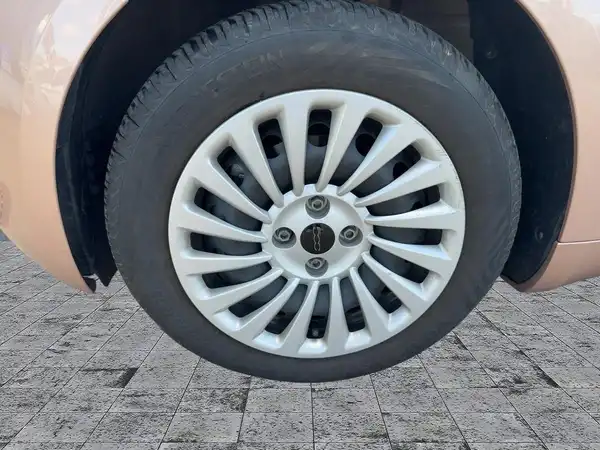 FIAT 500E (7/15)