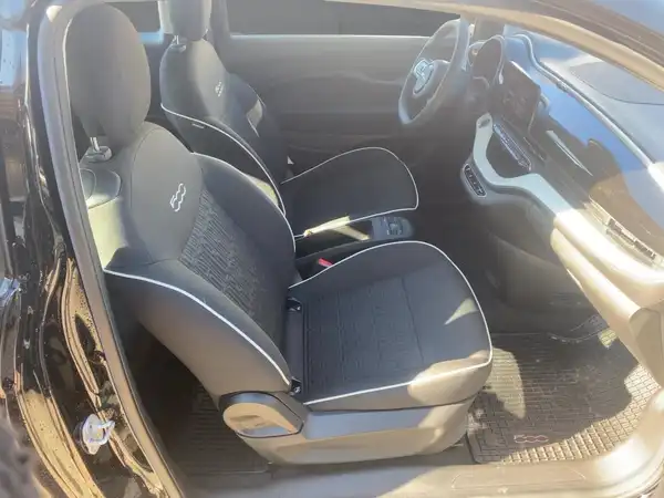FIAT 500E (11/15)