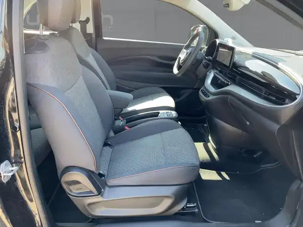 FIAT 500E (11/15)