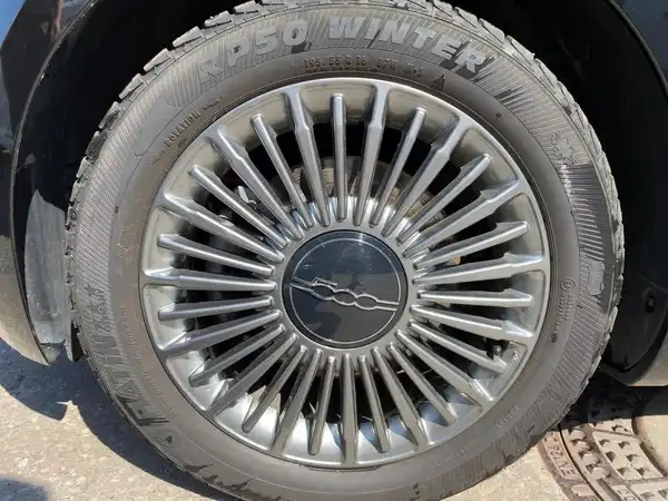 FIAT 500E (7/15)