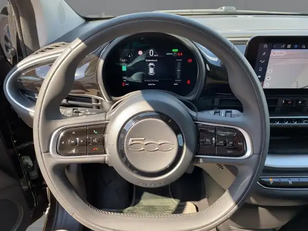 FIAT 500E (10/15)