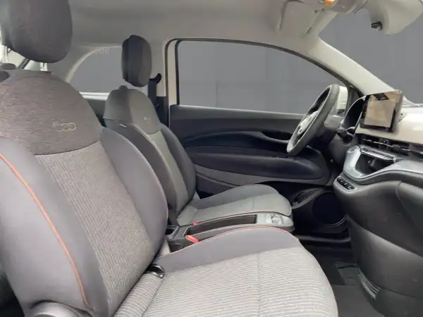 FIAT 500E (11/15)