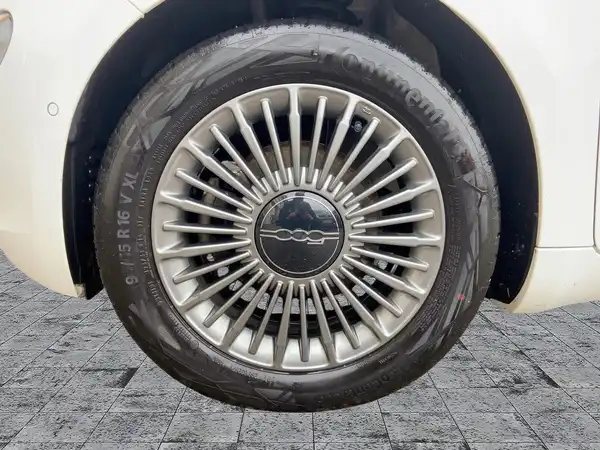 FIAT 500E (7/15)
